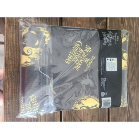 Vinyl Tablecloth The Nightmare Before Christmas 70” Round Jack Skellington New - Picture 2 of 4